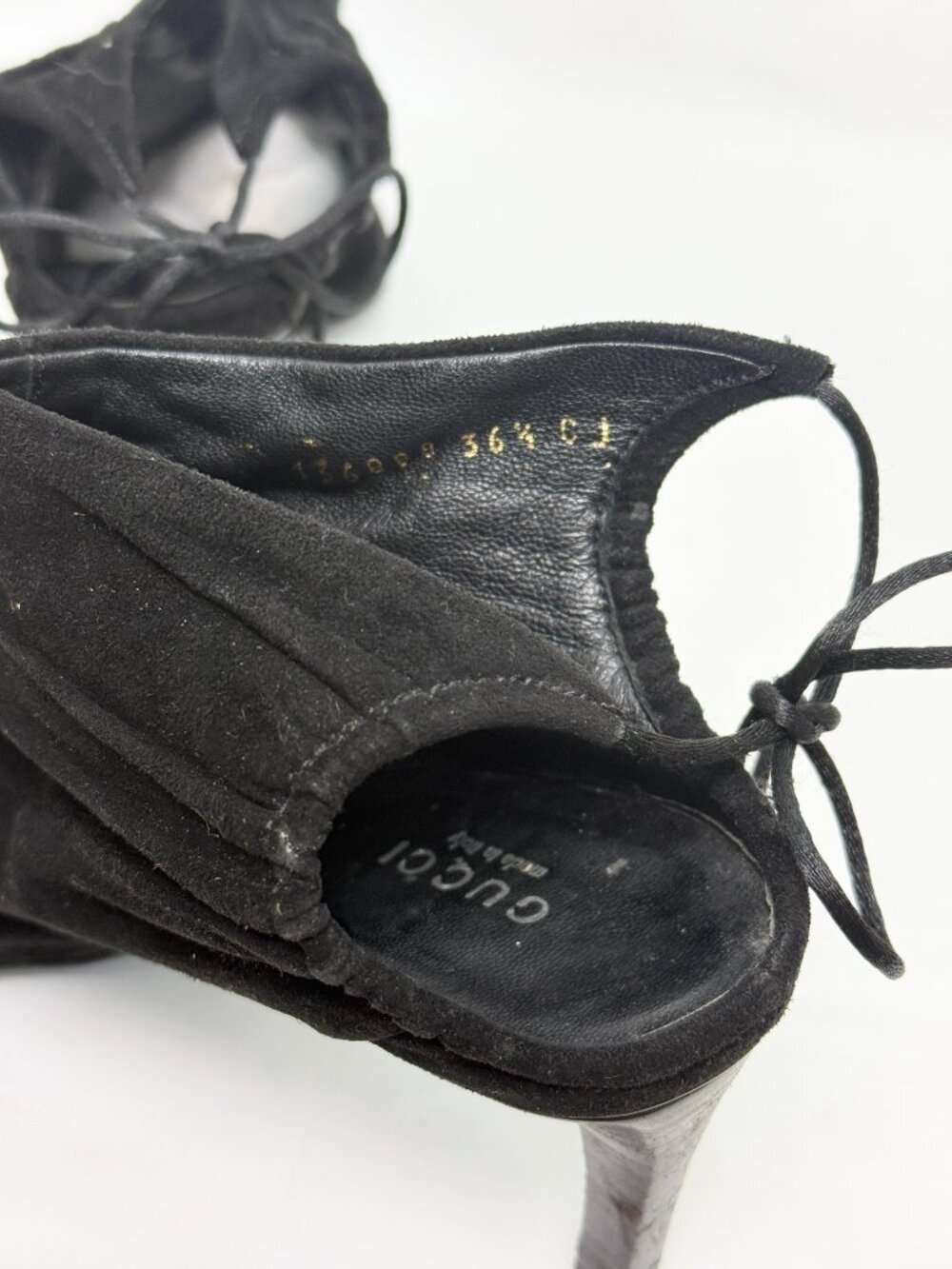 Gucci by Tom Ford 2004 Vintage Black Suede Ruched Ankle Heels – EU 36.5C - Picture 6 of 8